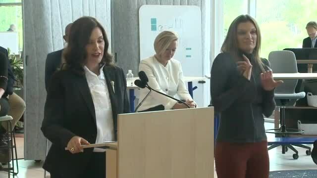 Gov. Whitmer on Violating Her Own Restaurant Restrictions: ‘They Have Pretty Good Pizza’