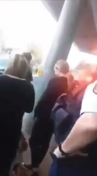 Australia Police Pepper Spray Children for Not Wearing Masks