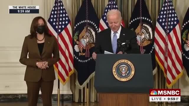 Biden Draws Laughs From Reporters with Mocking Trump-Era Gag During ...