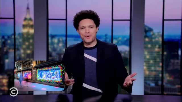Noah on Christmas Tree Burning Outside Fox: ‘The Best Gift Fox News Could’ve Asked For’