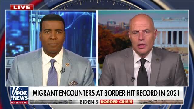 Fmr. Acting ICE Director: Border Crisis Has ‘No End in Sight’